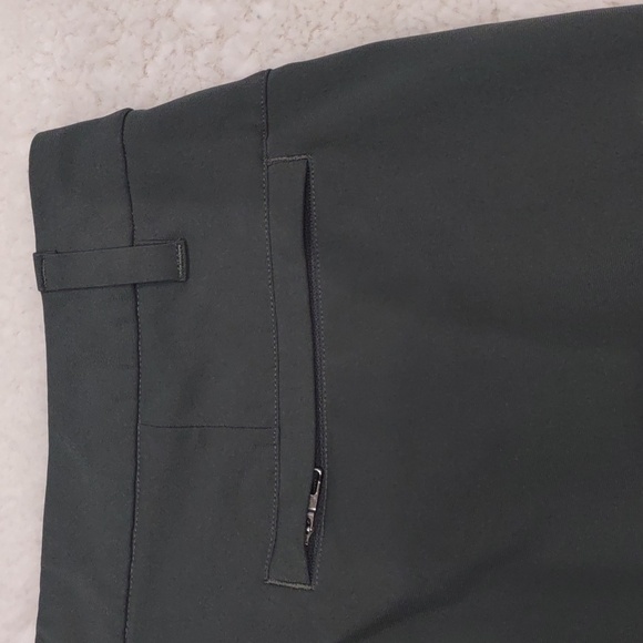 LULULEMON CLASSIC FIT SHORT. - Picture 6 of 17